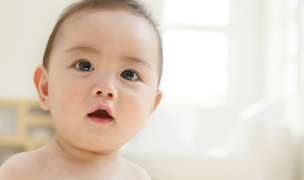 肌のうるおいを保つ、３つの「保湿因子」って何？敏感肌に必要な成分とは？