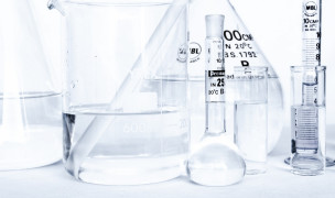 界面活性剤は、肌に負担を与える原因に？