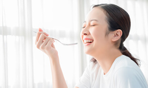 肌荒れの原因となる食べ物・肌荒れによい食べ物とは？