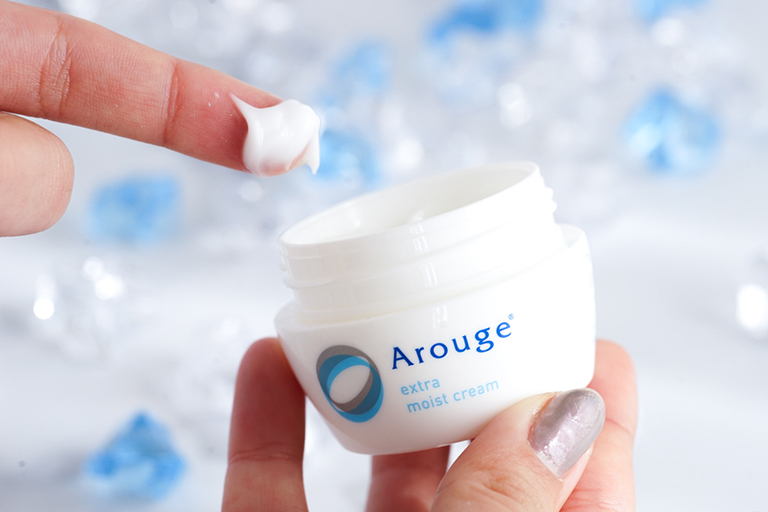 ベタつかず軽いクリーム